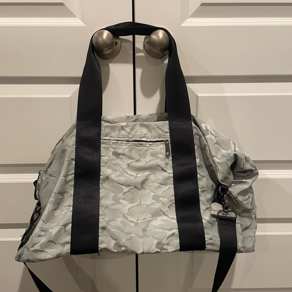 Weekend Bag - Picture 2 of 4